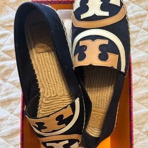 NWT Tory Burch Poppy Espadrille